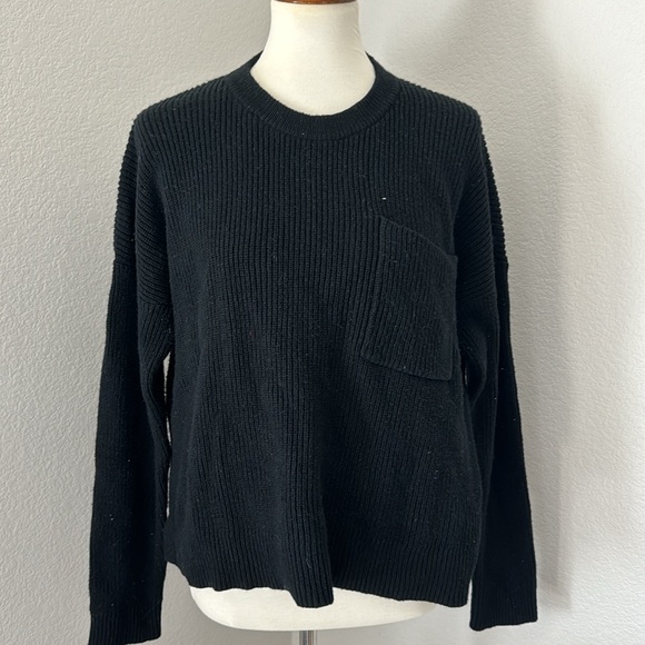Madewell Thompson pocket sweater in black - Picture 3 of 3